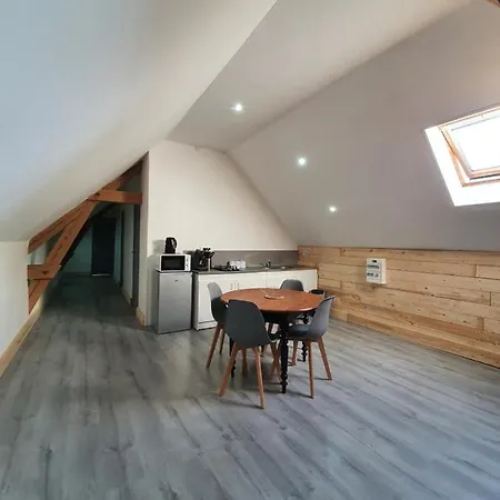 Le Grand De Commonwealth Apartment *