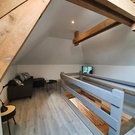 Le Grand De Commonwealth Apartment